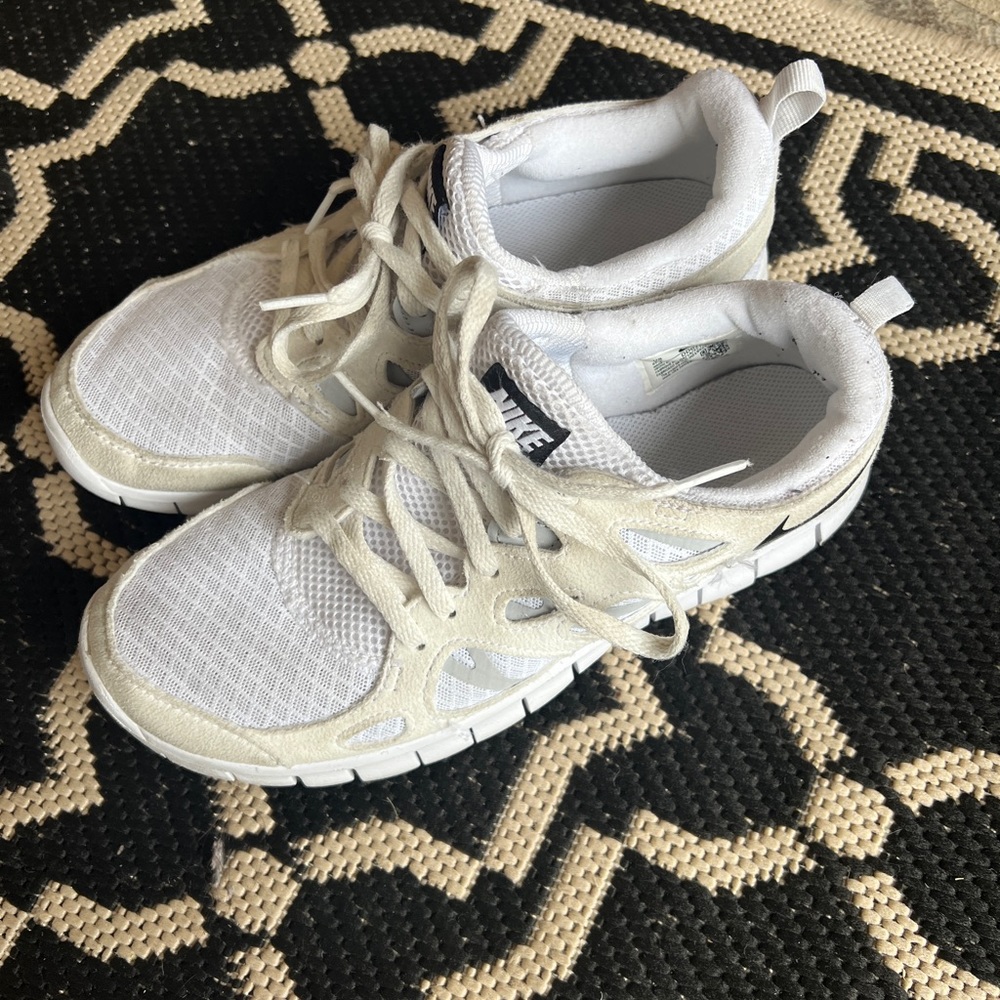 Nike Free run 2 size 7Y